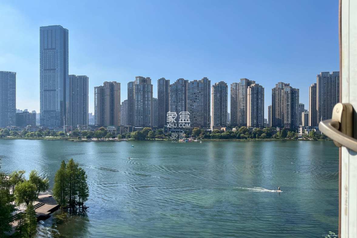 中海梅溪湖壹号 4室2厅3卫 350.0万 中海梅溪湖壹号 4室2厅3卫 350.0万其他