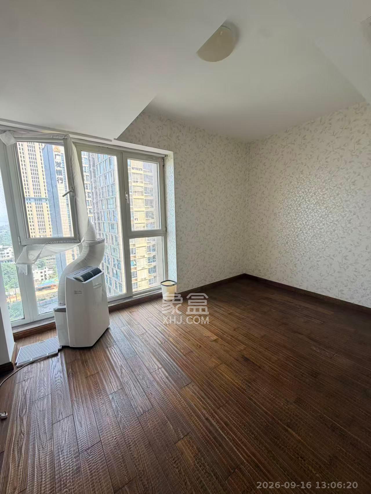 金色屋顶  4室2厅2卫    4800.0元/月室内图