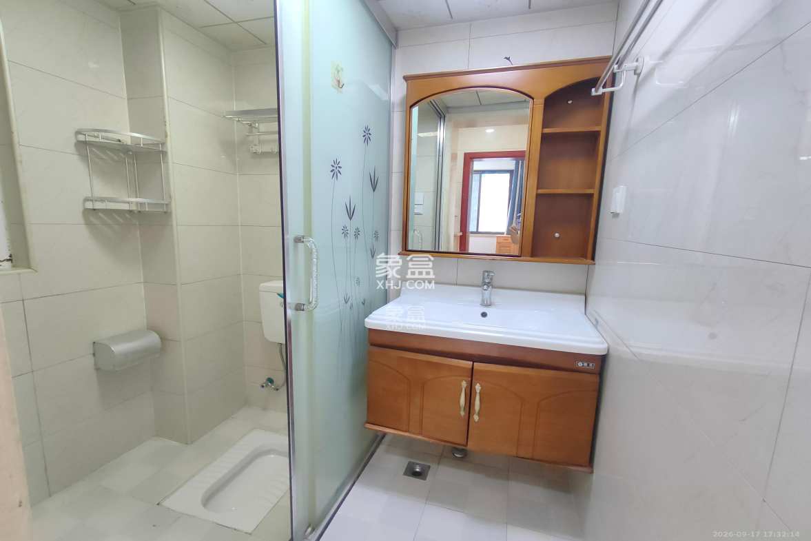 澳海澜庭 3室2厅2卫 1800.0元/月 澳海澜庭 3室2厅2卫 1800.0元/月室内图