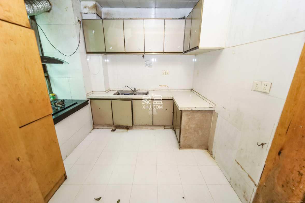 质检局单位宿舍 4室2厅2卫 126.0万 质检局单位宿舍 4室2厅2卫 126.0万厨房
