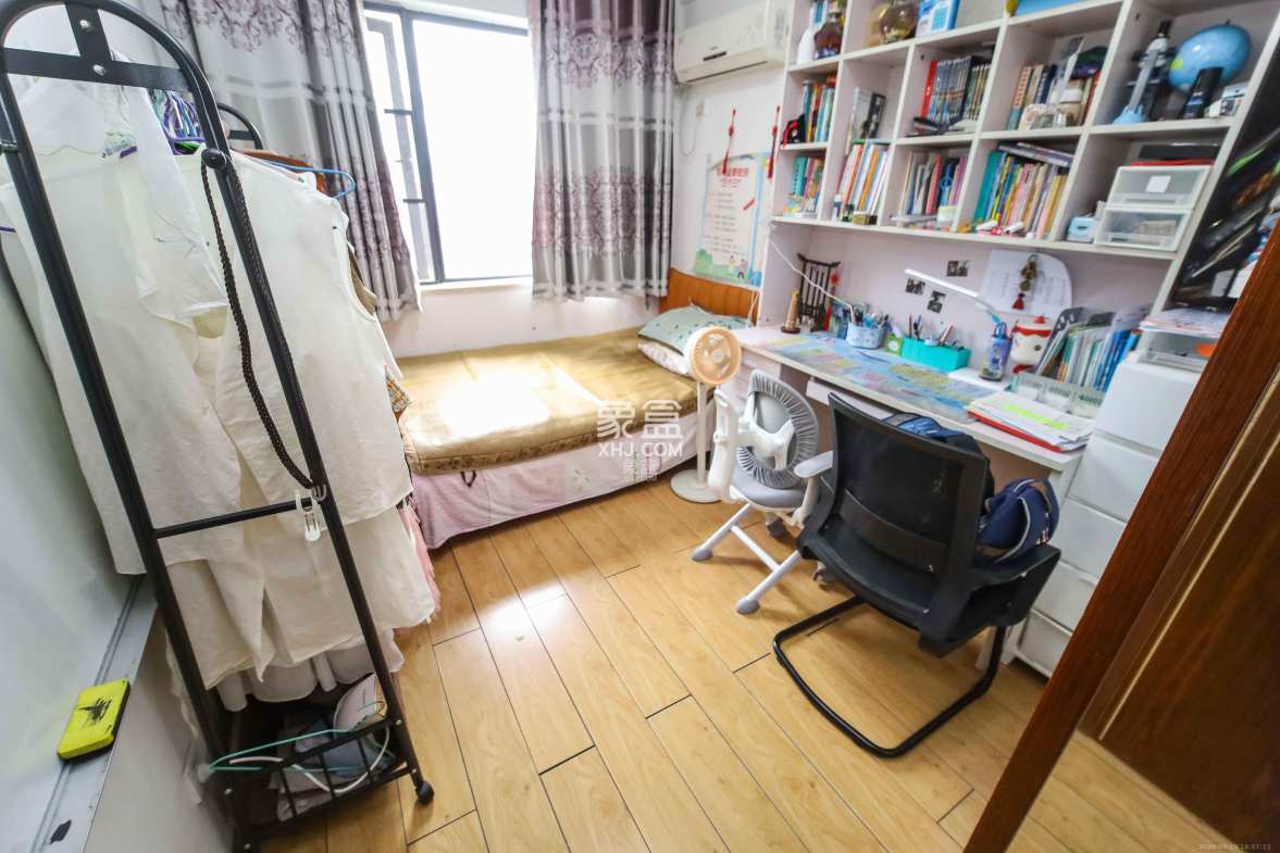 钰龙天下一期 3室2厅1卫 230.0万 钰龙天下一期 3室2厅1卫 230.0万卧室