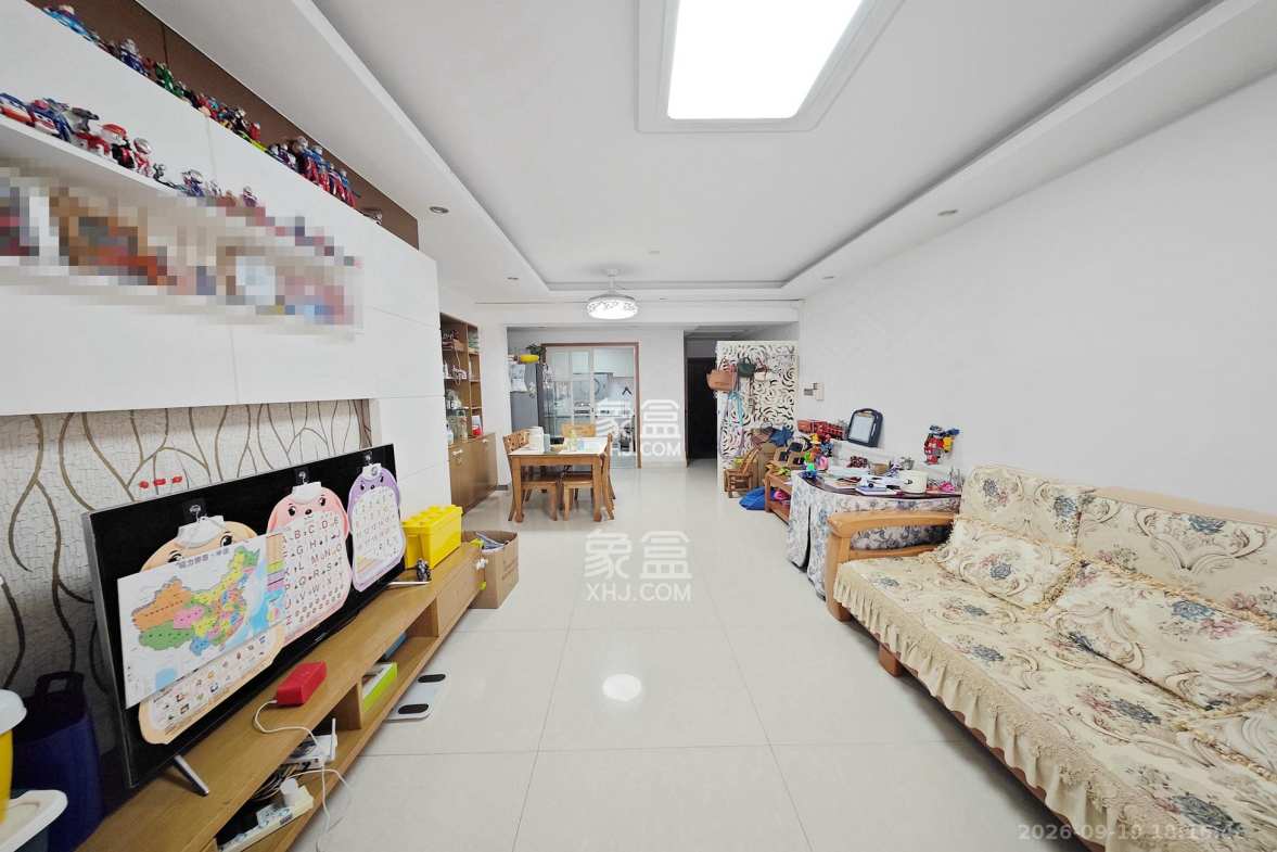 兰亭优壳(隽峰苑) 3室2厅1卫 68.0万 兰亭优壳(隽峰苑) 3室2厅1卫 68.0万客厅