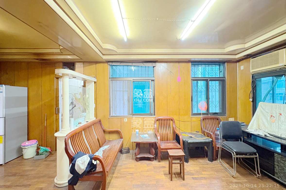 向韶村 3室1厅1卫 54.0万 向韶村 3室1厅1卫 54.0万客厅