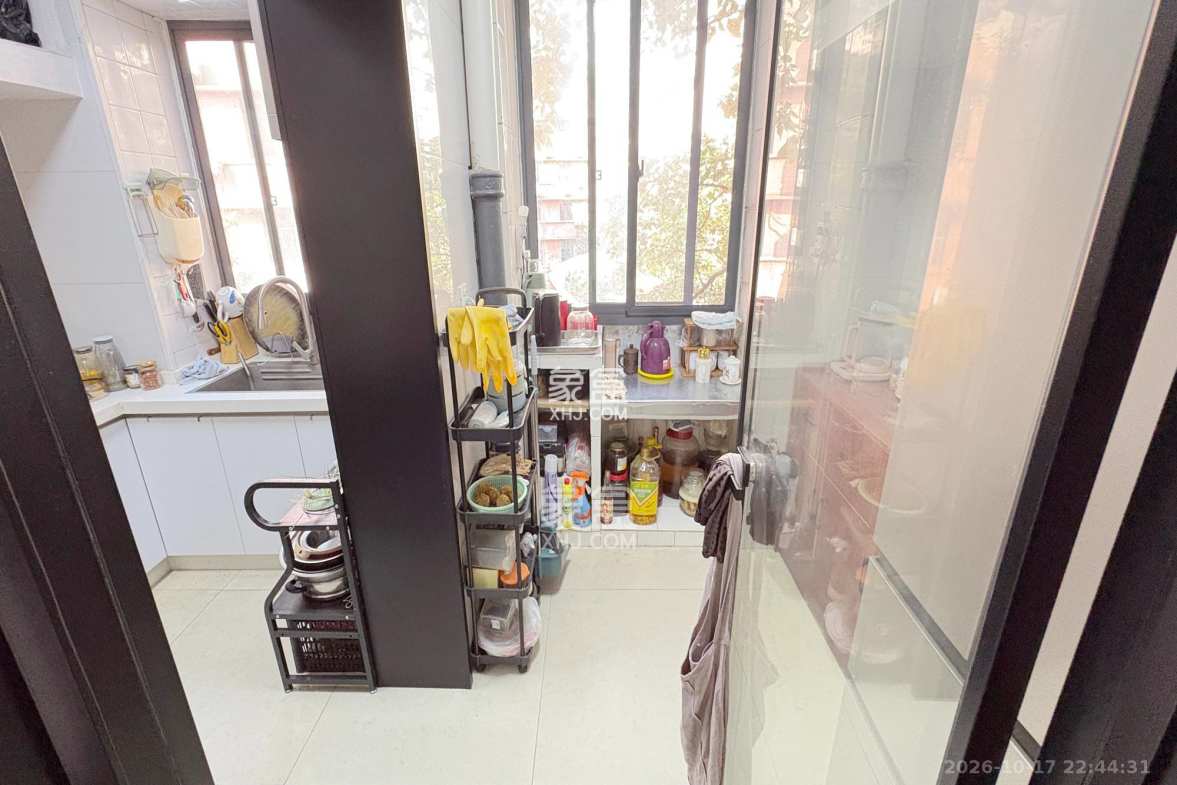 商业贸易局宿舍(白沙路56号) 4室2厅1卫 55.0万 商业贸易局宿舍(白沙路56号) 4室2厅1卫 55.0万卫生间