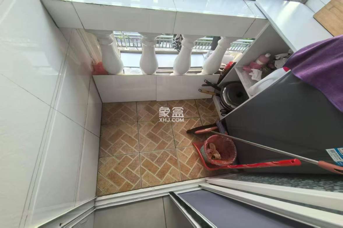 长润商务大厦 1室1厅1卫 32.0万 长润商务大厦 1室1厅1卫 32.0万室内图