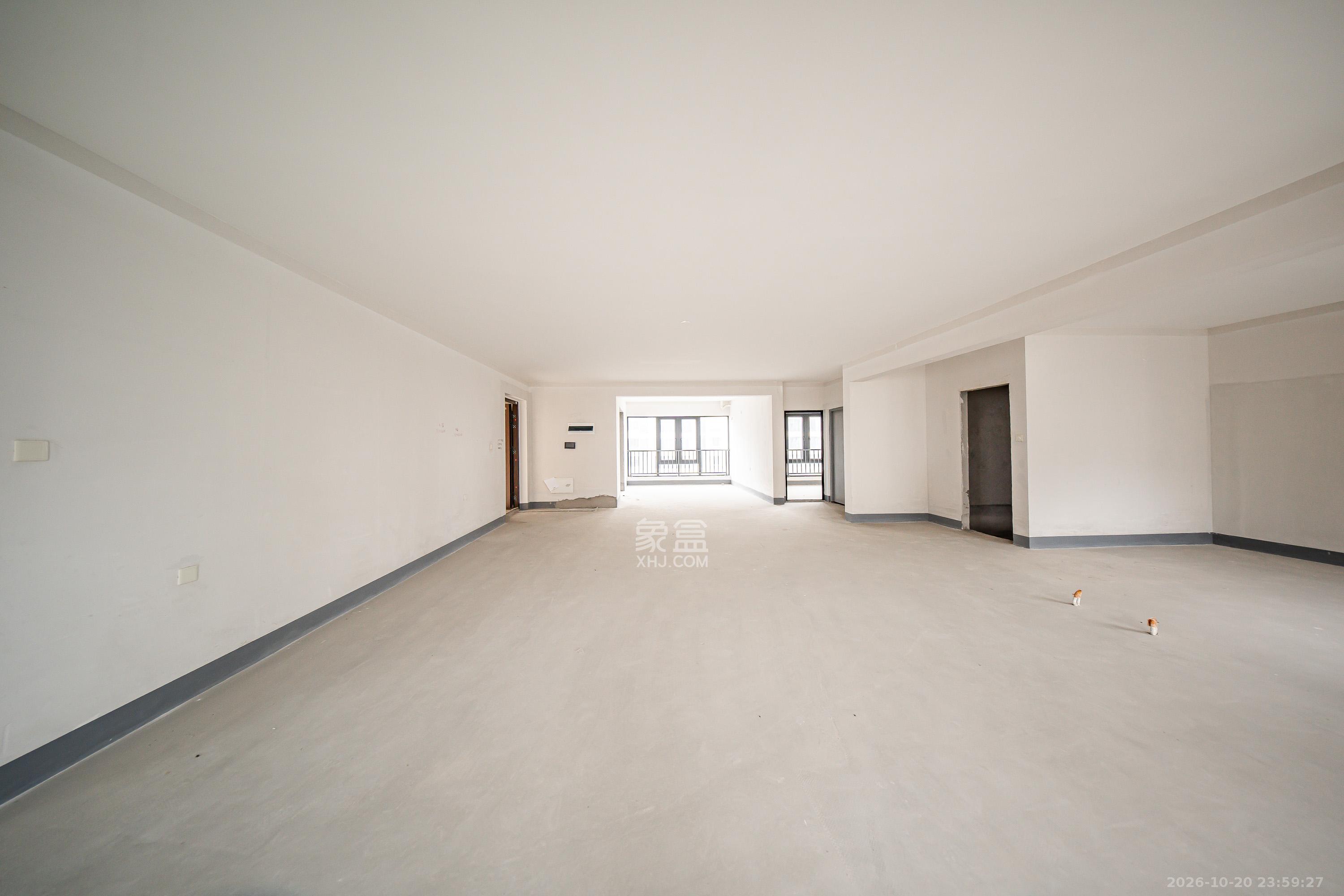 建投象山国际  5室2厅3卫    240.0万