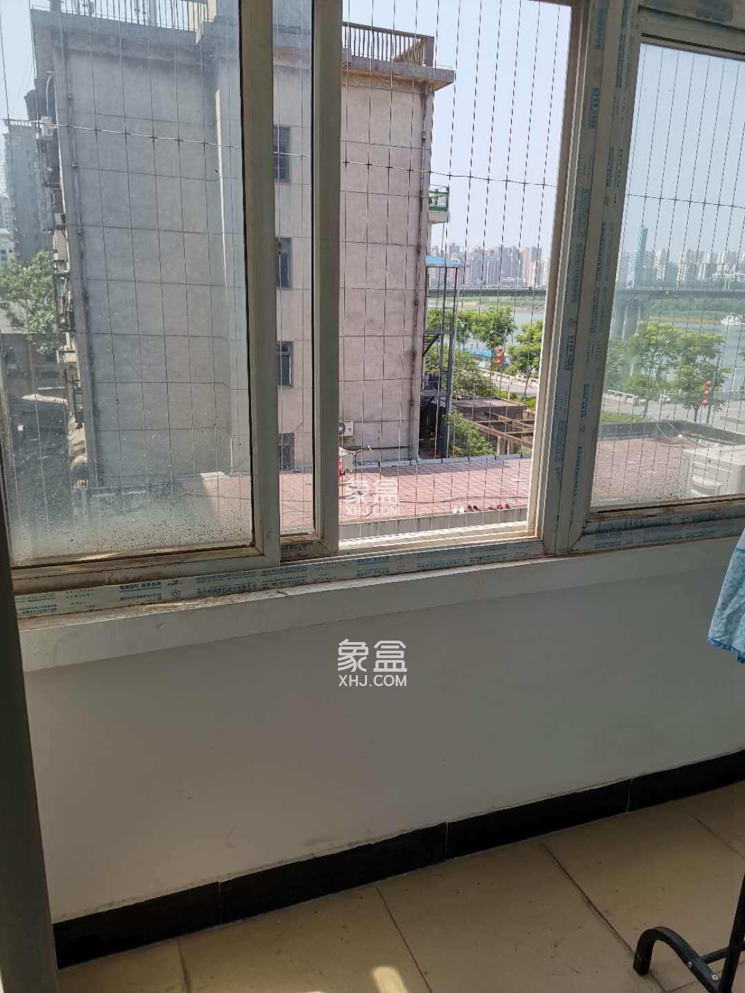 解放街散盘  2室1厅1卫    1300.0元/月 解放街散盘  2室1厅1卫    1300.0元/月室内图