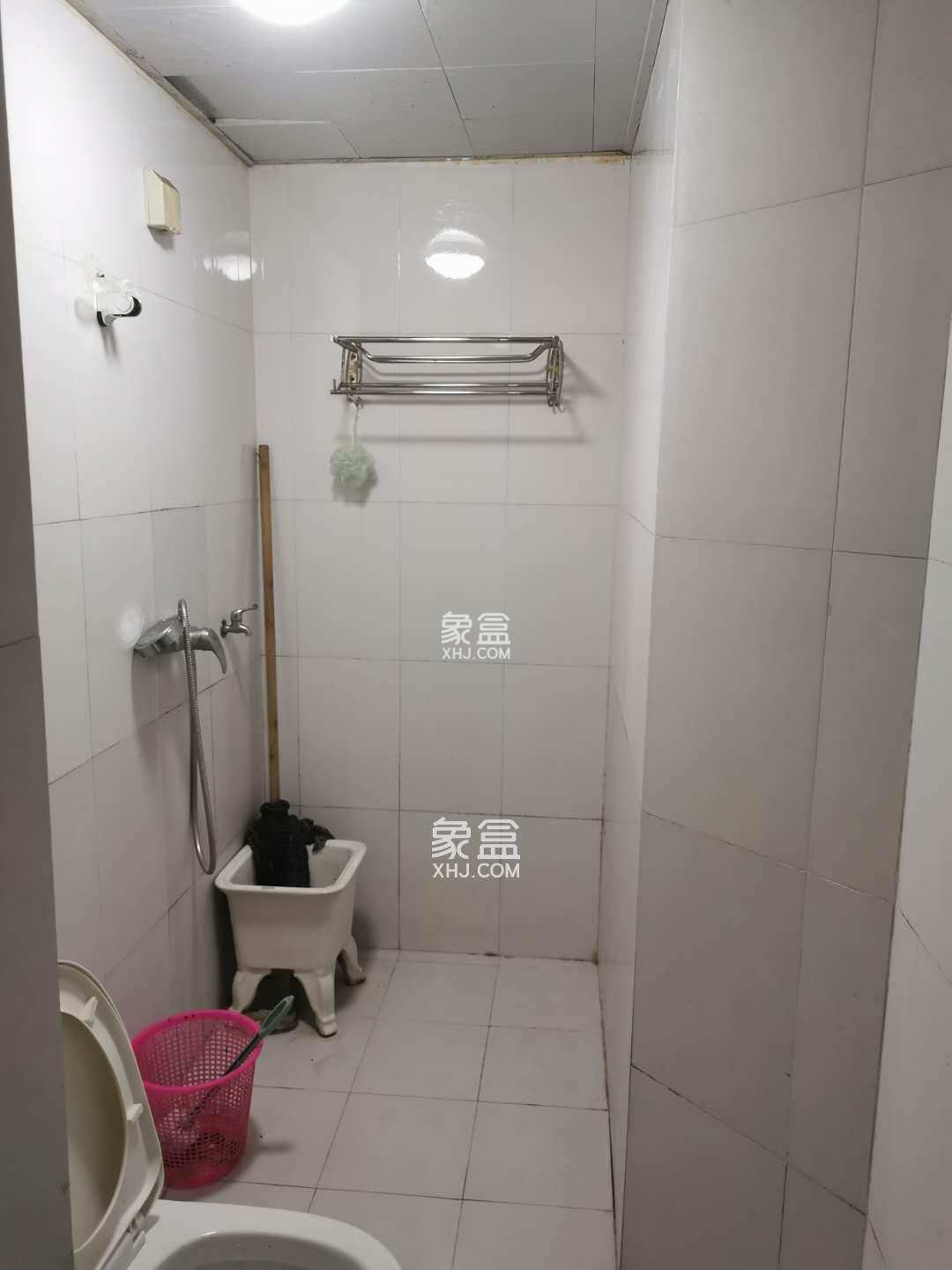 富华商业广场 1室1厅1卫 1100.00元/月 富华商业广场 1室1厅1卫 1100.00元/月室内图