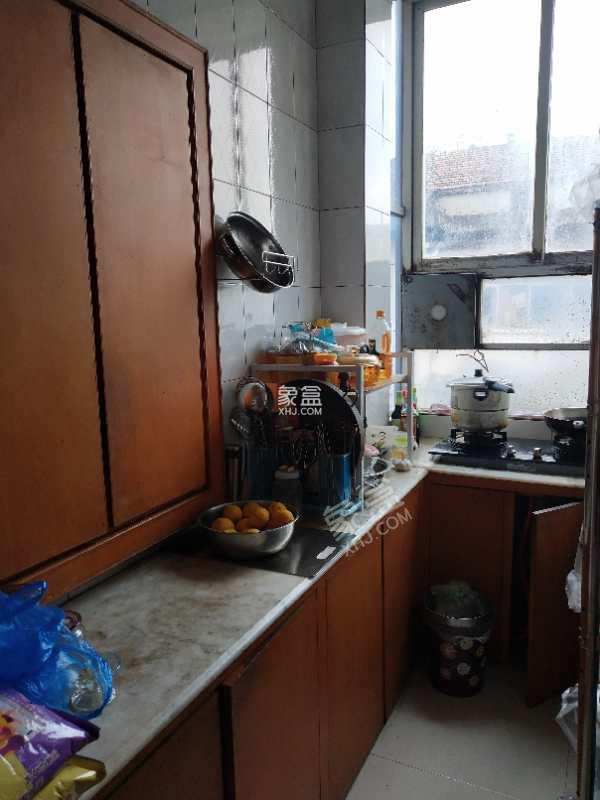 康南小区 2室1厅1卫 38.0万 康南小区 2室1厅1卫 38.0万客厅