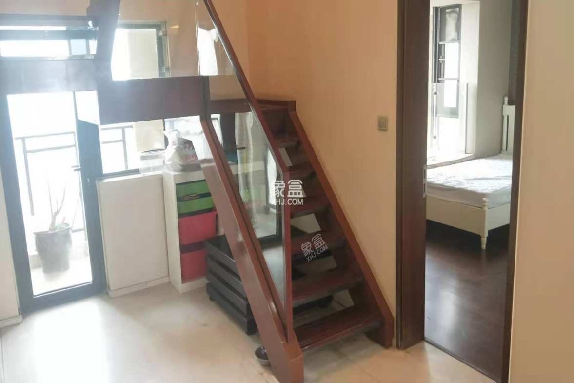 凯旋天际湾  4室2厅3卫    7500.0元/月 凯旋天际湾  4室2厅3卫    7500.0元/月室内图