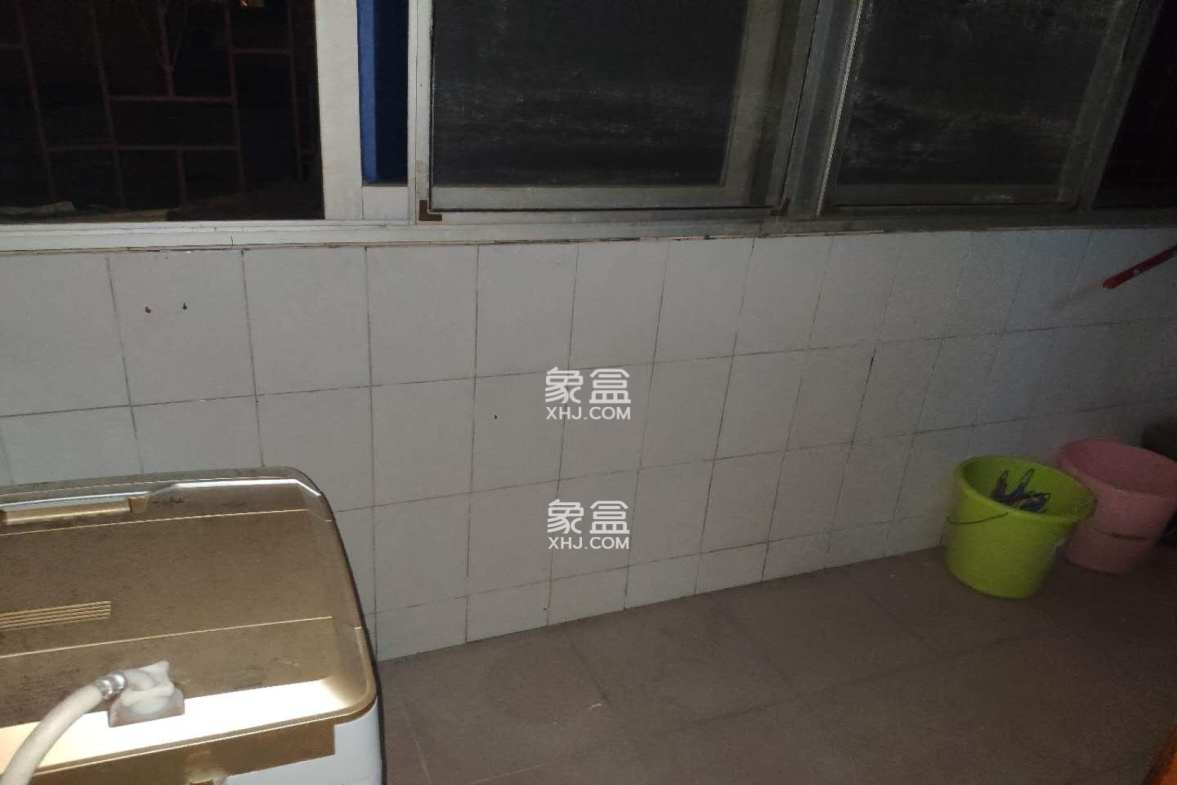 石塘冲 3室1厅1卫 1300.0元/月 石塘冲 3室1厅1卫 1300.0元/月室内图