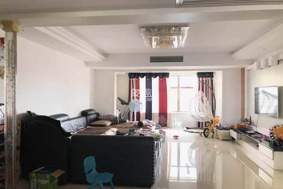 益秀园  3室2厅2卫    96.0万 益秀园  3室2厅2卫    96.0万客厅