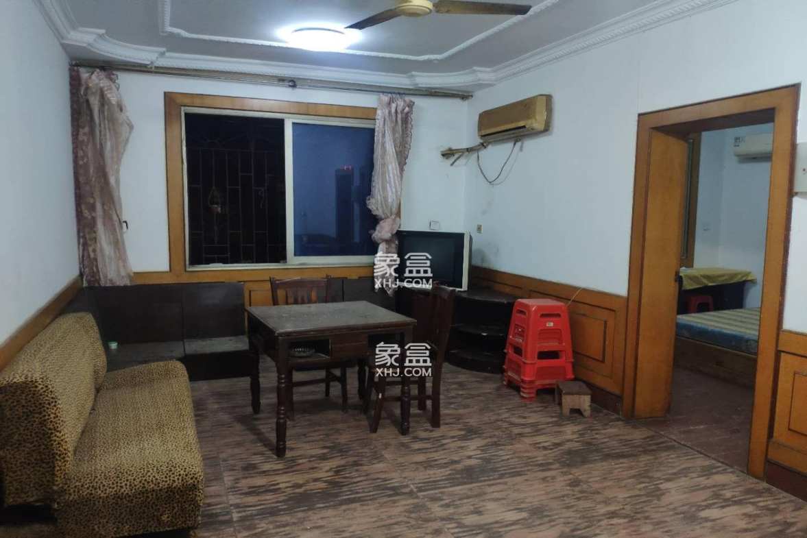 石塘冲 3室1厅1卫 1300.0元/月 石塘冲 3室1厅1卫 1300.0元/月室内图