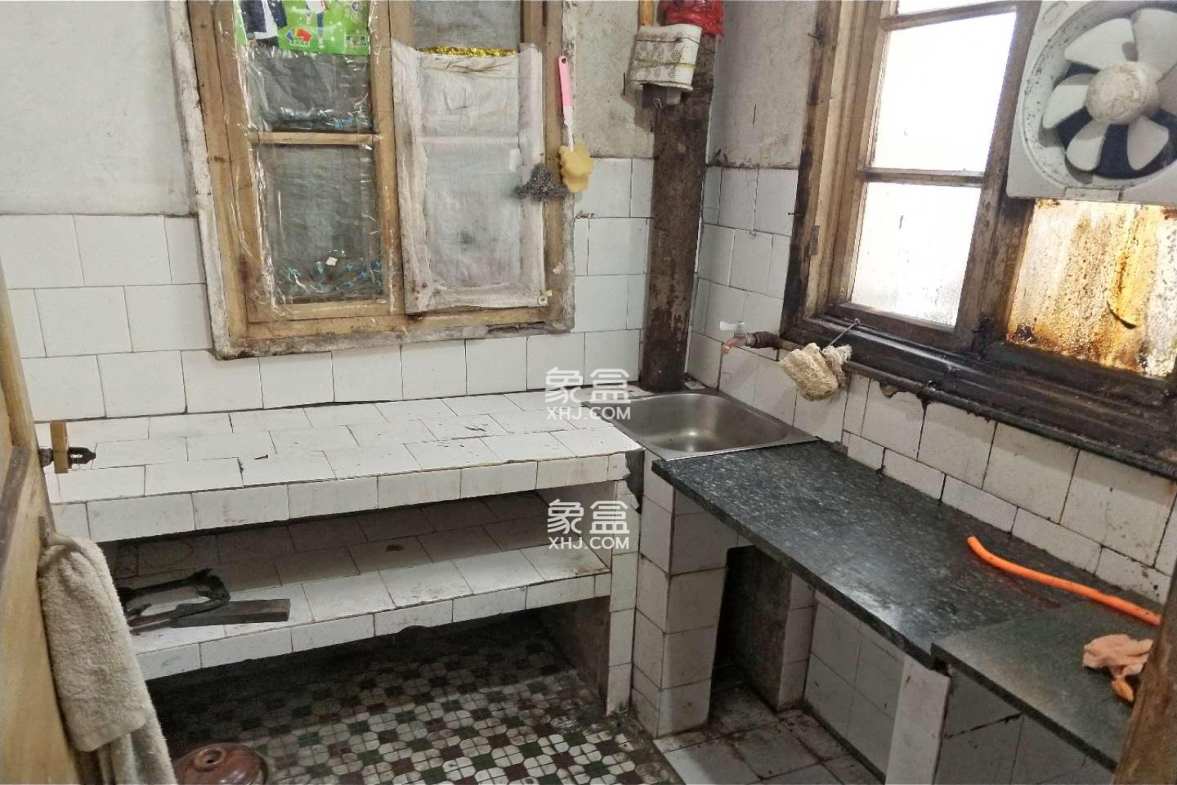 宋家桥戴家岭 2室1厅1卫 28.0万 宋家桥戴家岭 2室1厅1卫 28.0万客厅