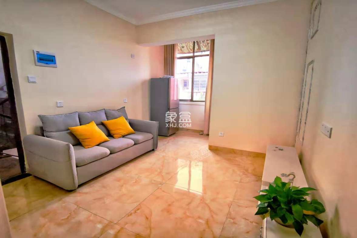 大渡口供销社家属楼 3室2厅1卫 40.8万 大渡口供销社家属楼 3室2厅1卫 40.8万客厅