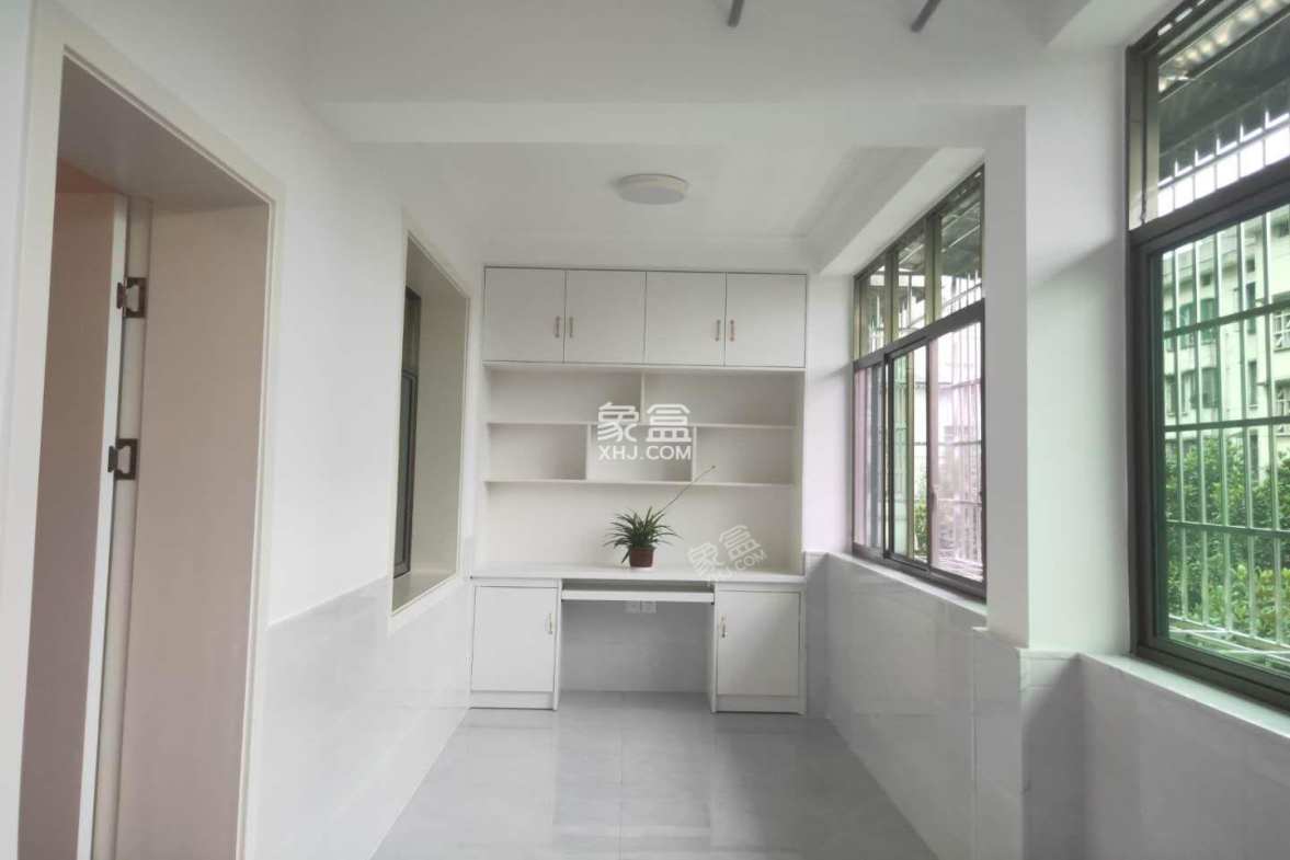 财苑小区(财政局1号宿舍) 3室2厅1卫 53.8万 财苑小区(财政局1号宿舍) 3室2厅1卫 53.8万阳台