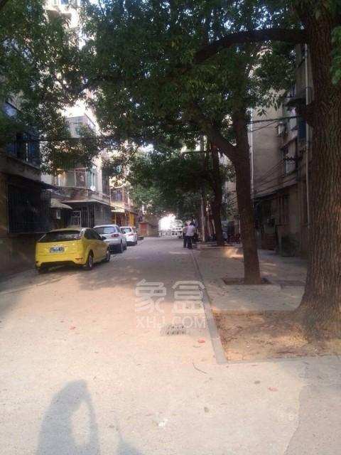 铝厂宿舍  2室2厅1卫    1400.0元/月 铝厂宿舍  2室2厅1卫    1400.0元/月小区图