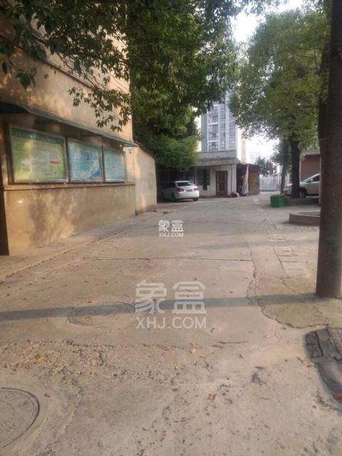 铝厂宿舍  2室2厅1卫    1400.0元/月 铝厂宿舍  2室2厅1卫    1400.0元/月小区图