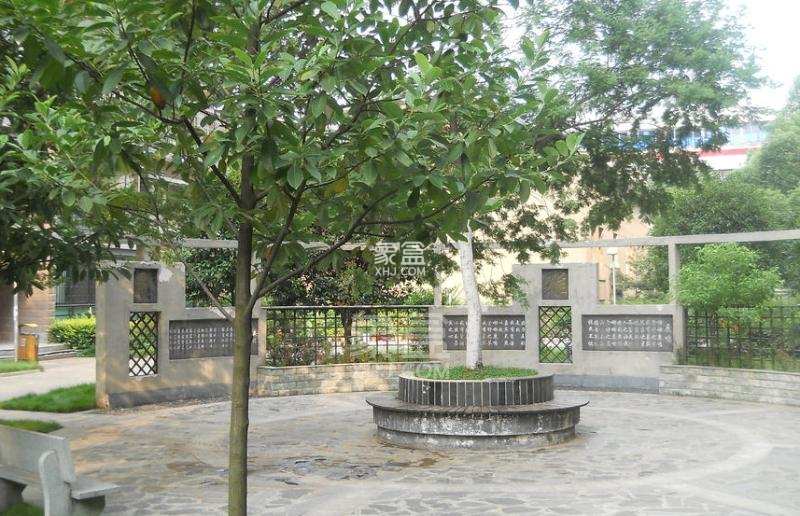 通泰梅岭苑  4室2厅2卫    3700.0元/月 通泰梅岭苑  4室2厅2卫    3700.0元/月小区图