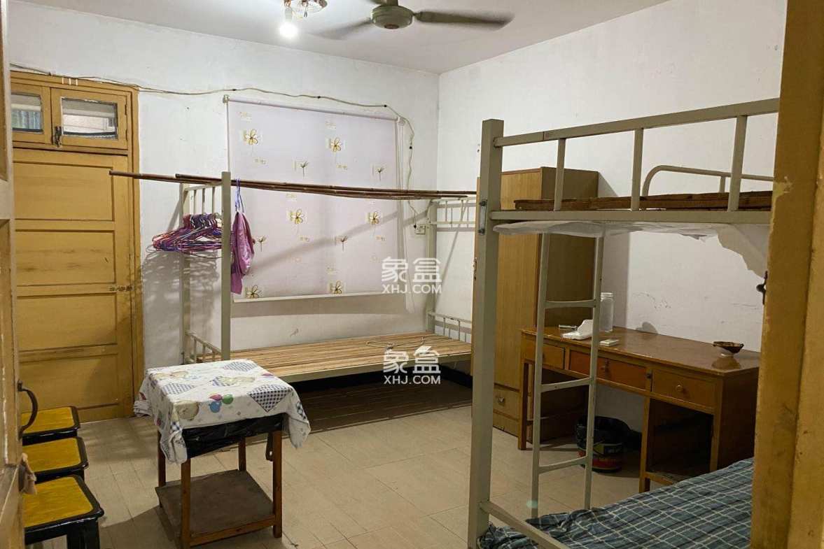 沿江路散盘 1室1厅1卫 1600.0元/月 沿江路散盘 1室1厅1卫 1600.0元/月室内图