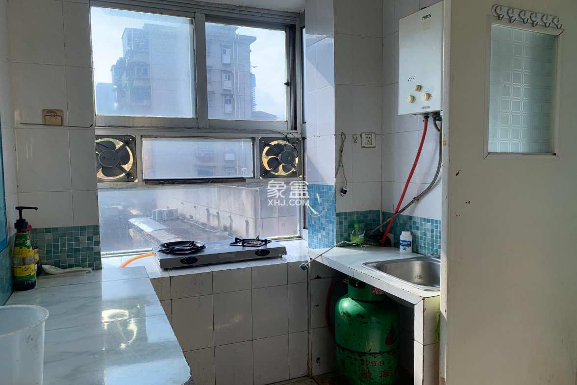 向东南社区 2室1厅1厨1卫 1200.00元/月 向东南社区 2室1厅1厨1卫 1200.00元/月室内图