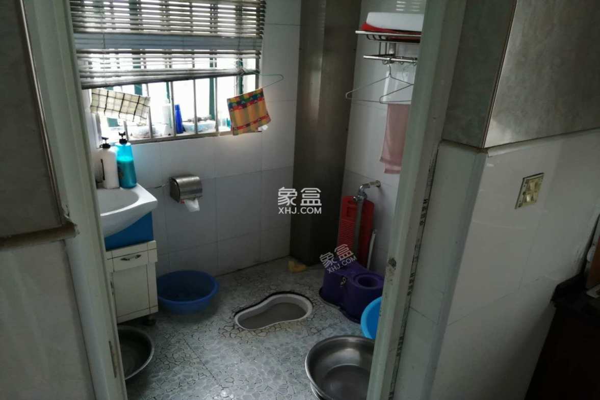 桃花里  1室1厅1卫    35.8万 桃花里  1室1厅1卫    35.8万客厅