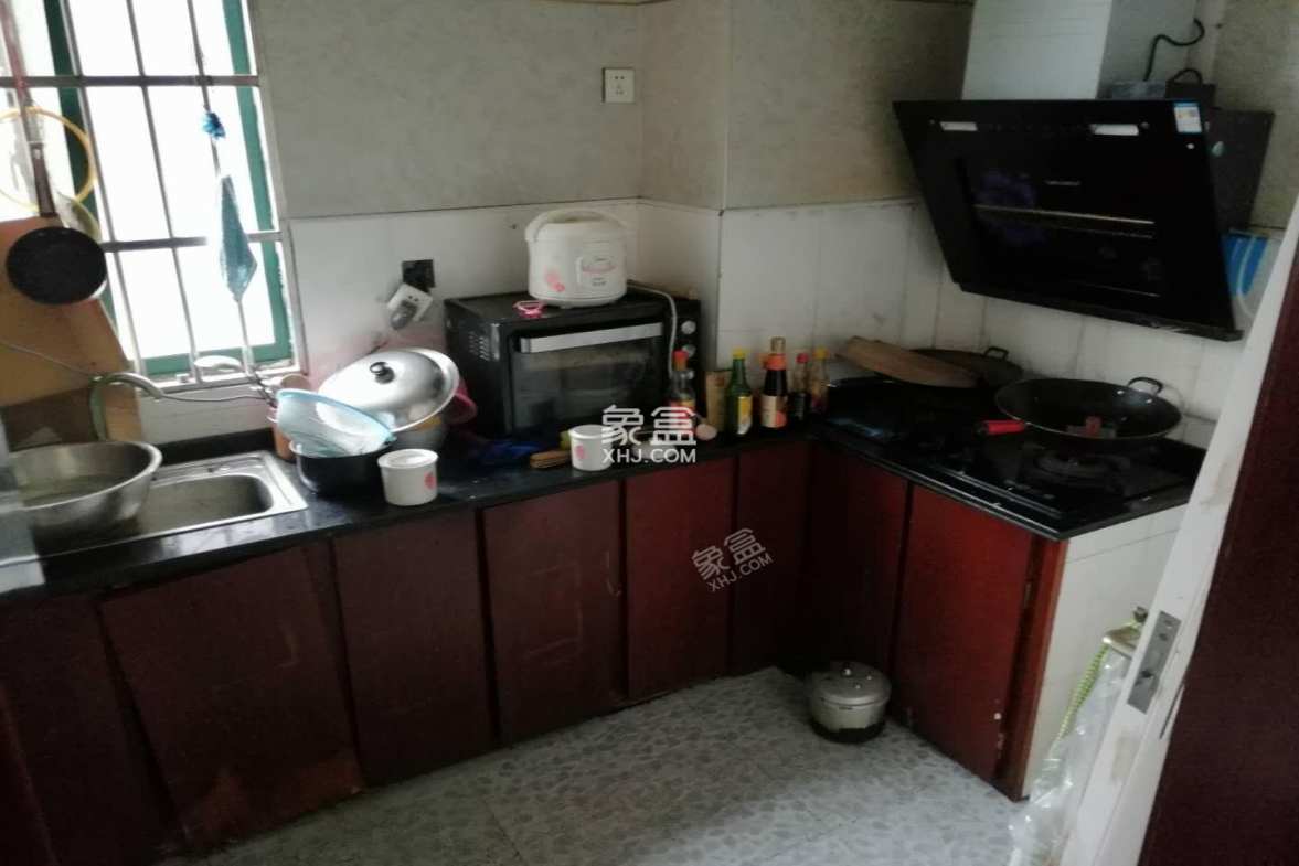 桃花里  1室1厅1卫    35.8万 桃花里  1室1厅1卫    35.8万客厅