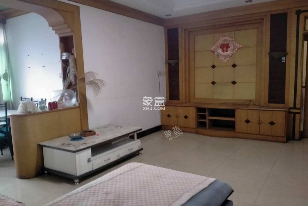 朝阳工商苑  3室2厅1卫    46.0万 朝阳工商苑  3室2厅1卫    46.0万客厅