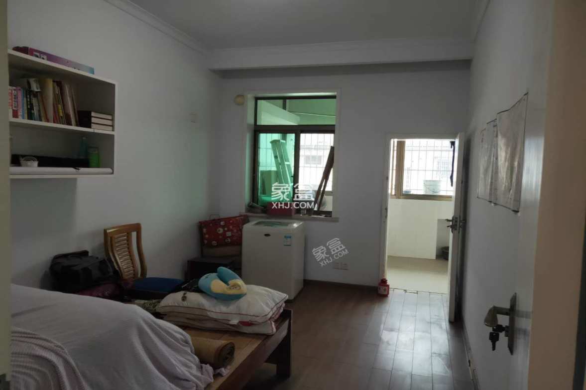 银竹苑小区  3室2厅2卫    49.8万 银竹苑小区  3室2厅2卫    49.8万卧室