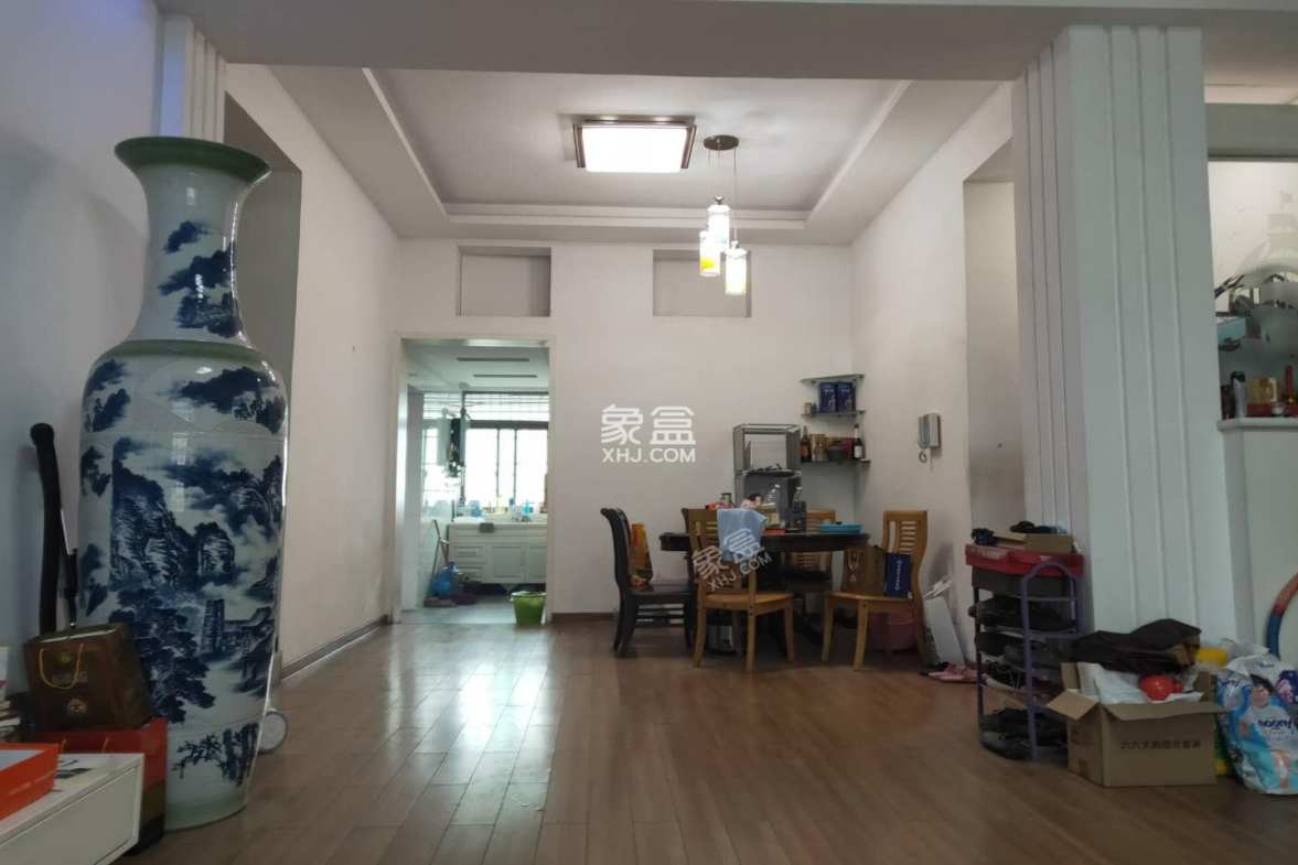 银竹苑小区  3室2厅2卫    49.8万 银竹苑小区  3室2厅2卫    49.8万客厅