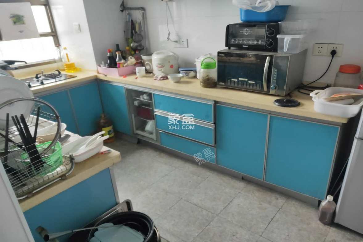 银竹苑小区  3室2厅2卫    49.8万 银竹苑小区  3室2厅2卫    49.8万客厅