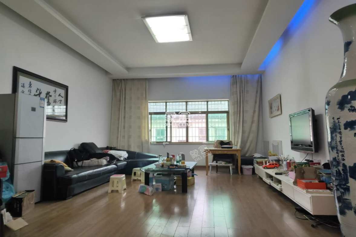 银竹苑小区  3室2厅2卫    49.8万 银竹苑小区  3室2厅2卫    49.8万客厅