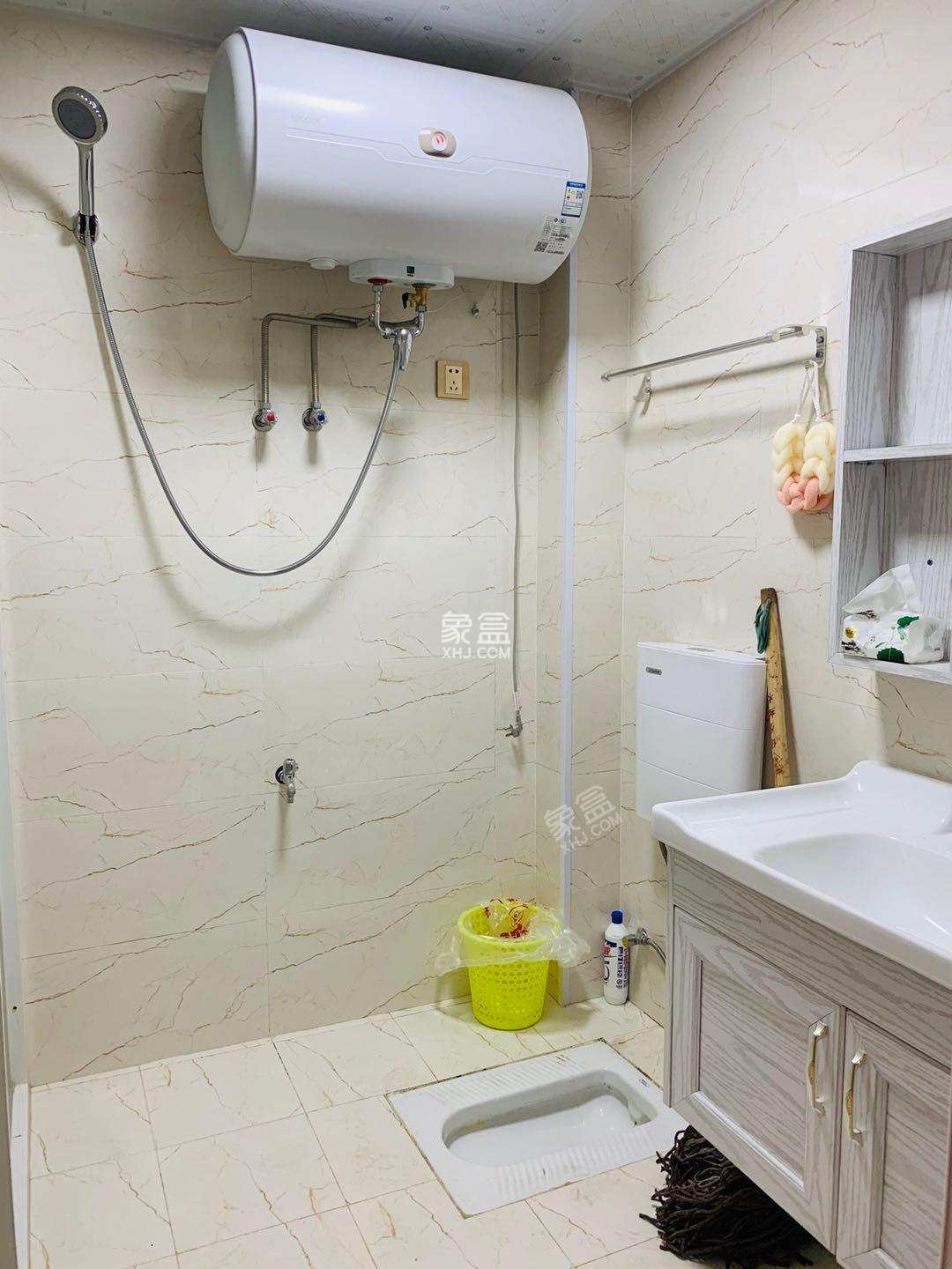 石头铺安置小区  1室0厅1卫    600.0元/月 石头铺安置小区  1室0厅1卫    600.0元/月室内图