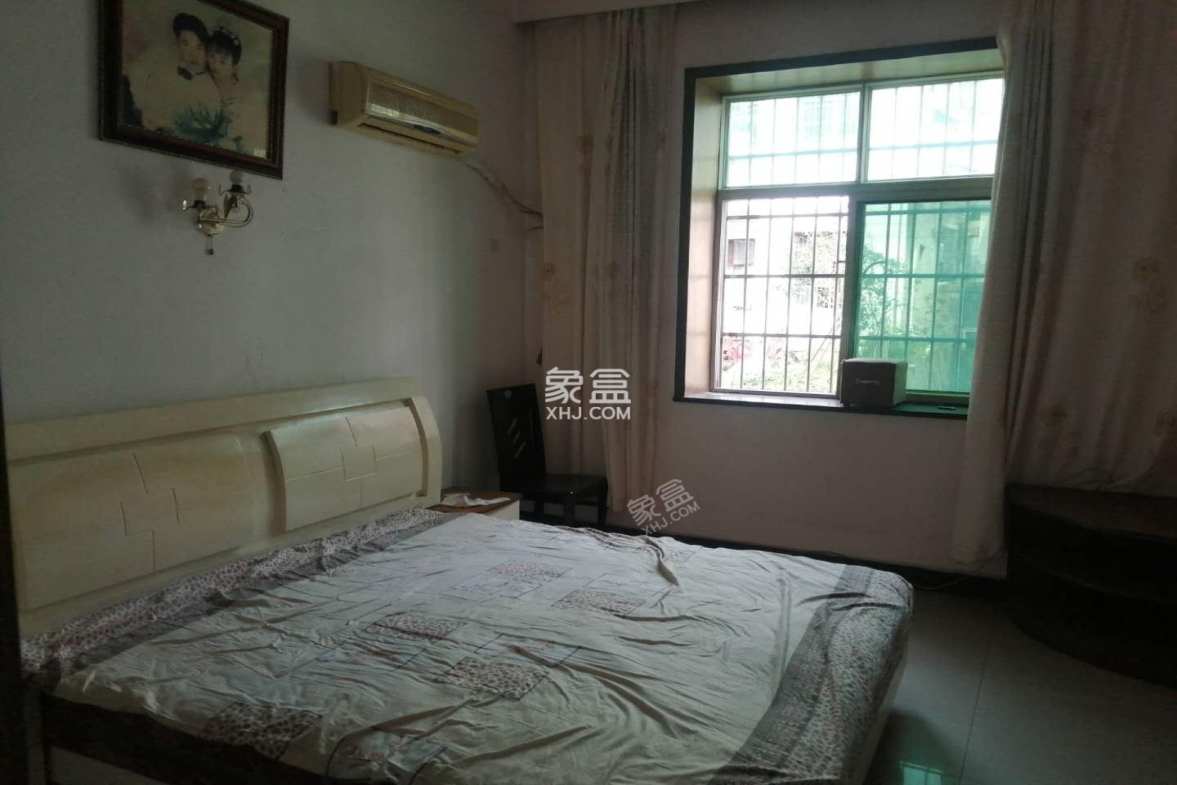 金银山学校家属楼 3室2厅2卫 1100.0元/月 金银山学校家属楼 3室2厅2卫 1100.0元/月室内图