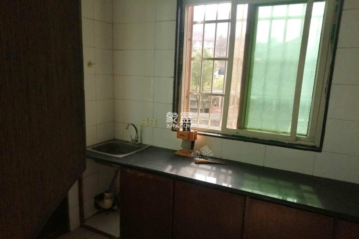 金银山学校家属楼 3室2厅2卫 1100.0元/月 金银山学校家属楼 3室2厅2卫 1100.0元/月户型图