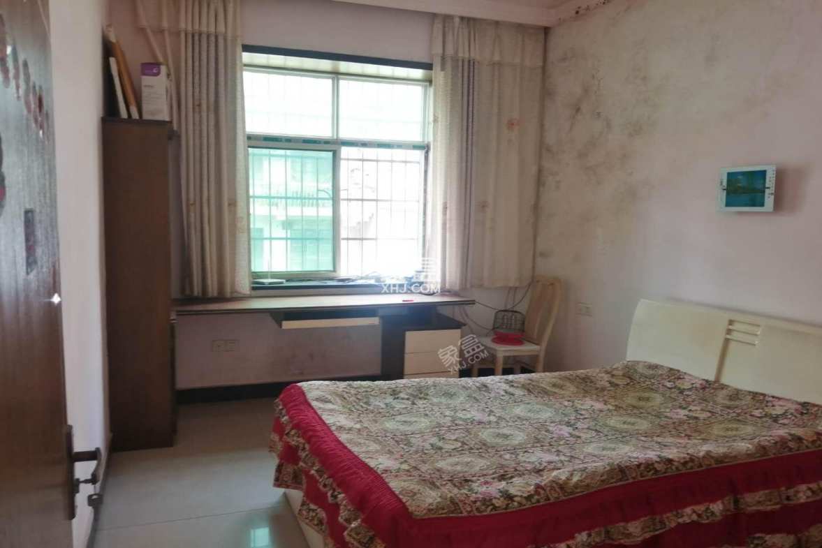 金银山学校家属楼 3室2厅2卫 1100.0元/月 金银山学校家属楼 3室2厅2卫 1100.0元/月室内图