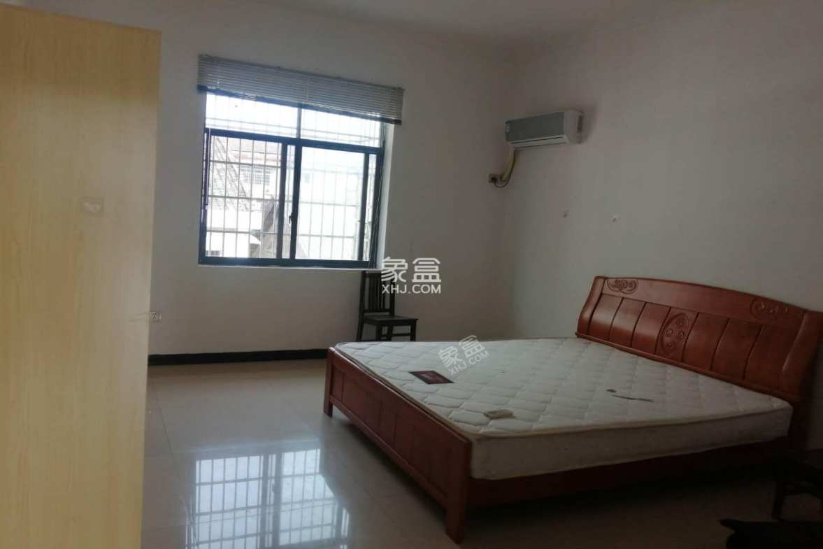 金银山学校家属楼 3室2厅2卫 1100.0元/月 金银山学校家属楼 3室2厅2卫 1100.0元/月室内图