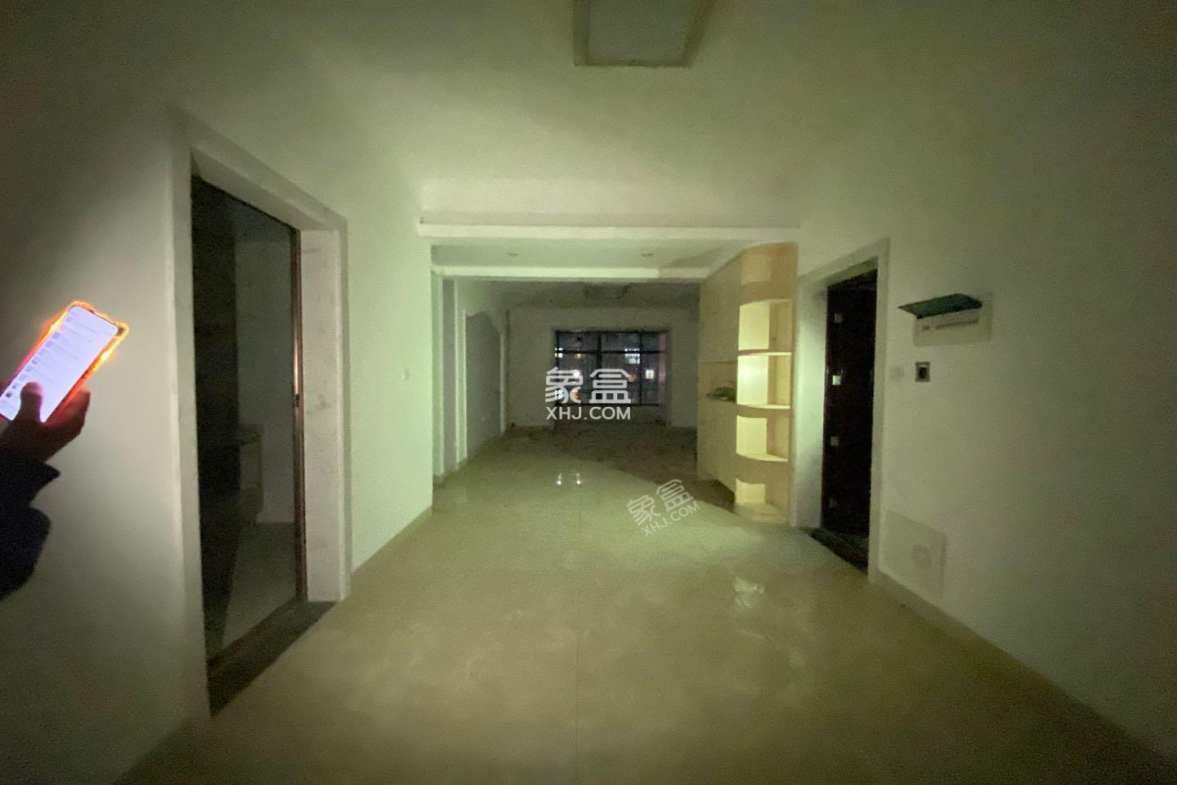 冠都现代城(冠都幸福彼岸)  4室2厅2卫    2500.0元/月 冠都现代城(冠都幸福彼岸)  4室2厅2卫    2500.0元/月小区图