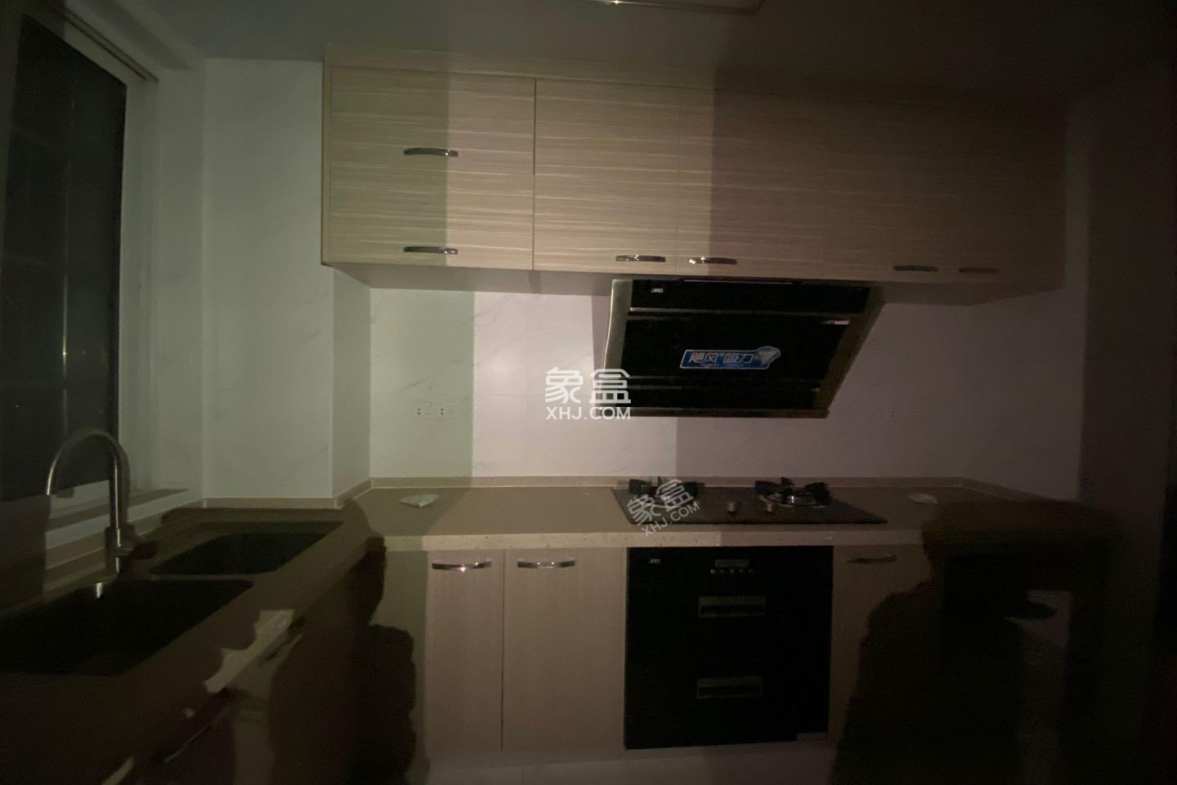 冠都现代城(冠都幸福彼岸)  4室2厅2卫    2500.0元/月 冠都现代城(冠都幸福彼岸)  4室2厅2卫    2500.0元/月室内图