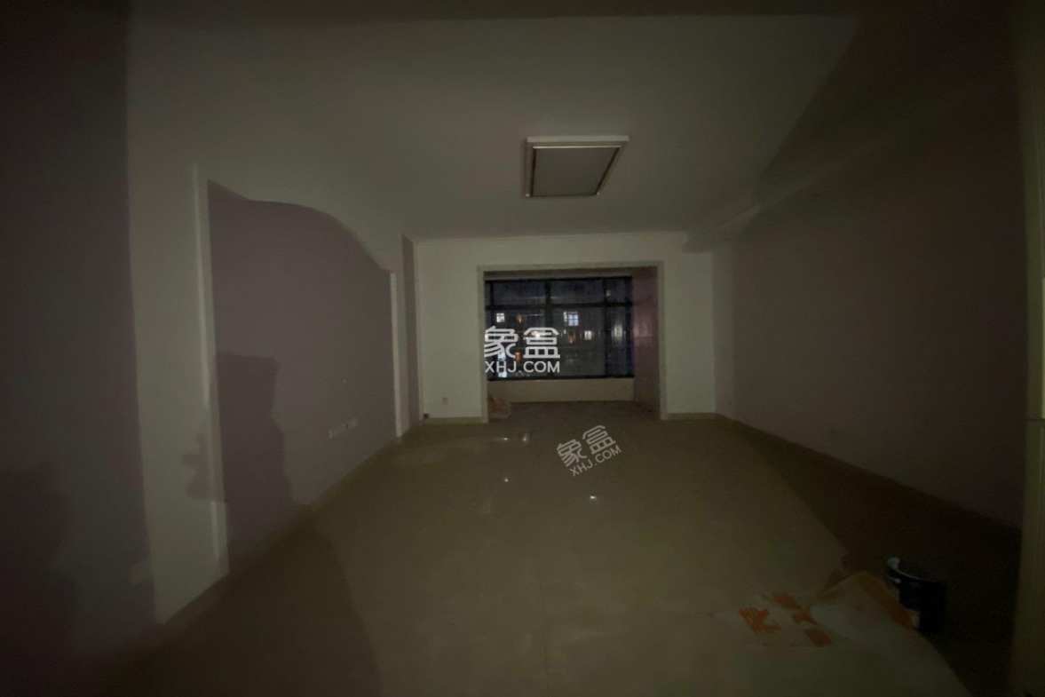 冠都现代城(冠都幸福彼岸)  4室2厅2卫    2500.0元/月 冠都现代城(冠都幸福彼岸)  4室2厅2卫    2500.0元/月室内图