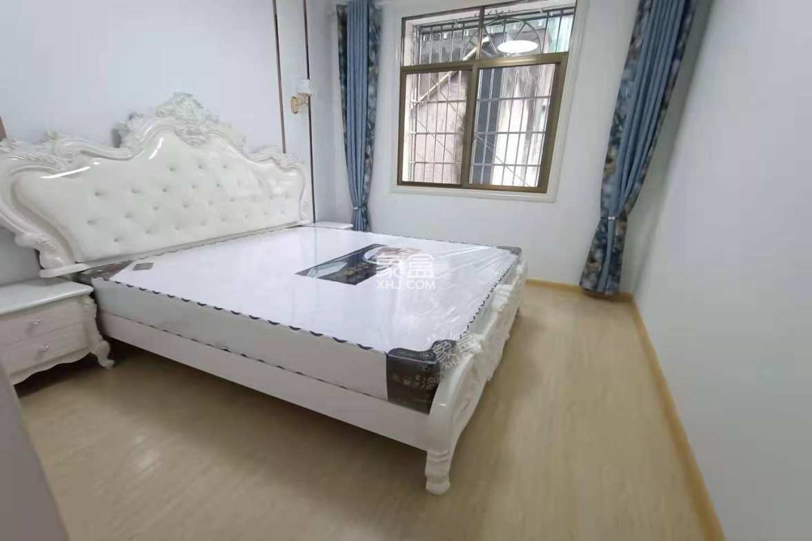 桃花山庄小区  3室2厅1卫    52.8万 桃花山庄小区  3室2厅1卫    52.8万卧室