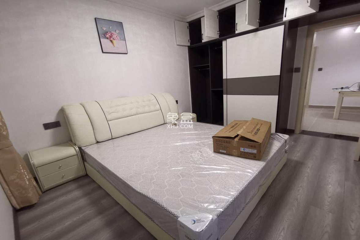 桃花山庄小区  3室2厅1卫    52.8万 桃花山庄小区  3室2厅1卫    52.8万卧室