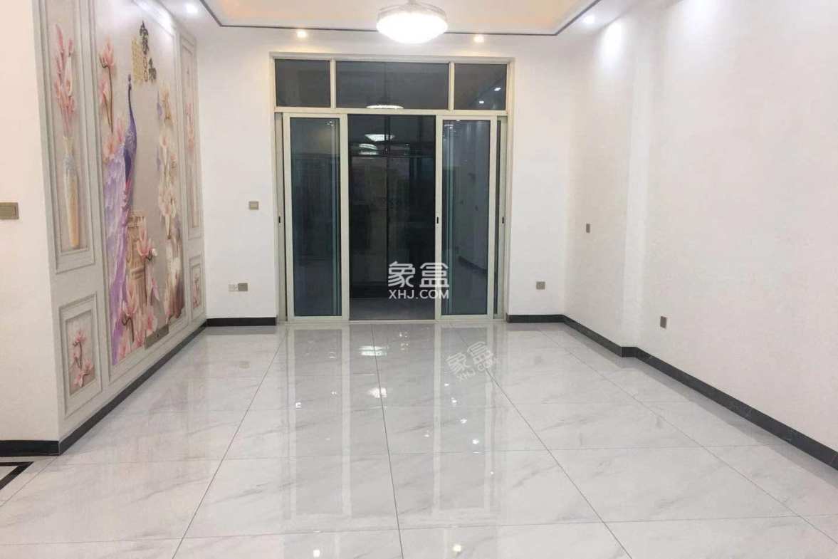 特变水木融城 3室2厅2卫 95.00万 特变水木融城 3室2厅2卫 95.00万客厅