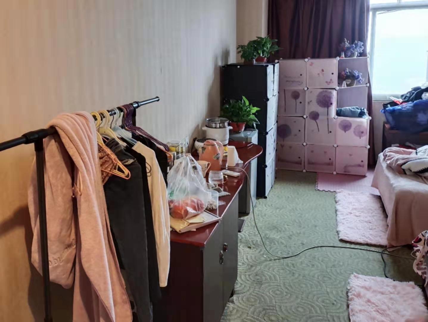 人民南路366星期八大厦 1室1厅1卫 650.0元/月 人民南路366星期八大厦 1室1厅1卫 650.0元/月室内图