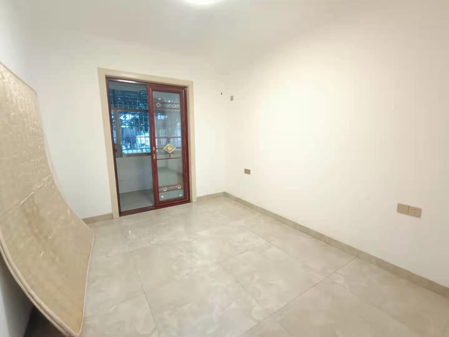 蒸水花苑 3室2厅1卫 2400.0元/月 蒸水花苑 3室2厅1卫 2400.0元/月室内图