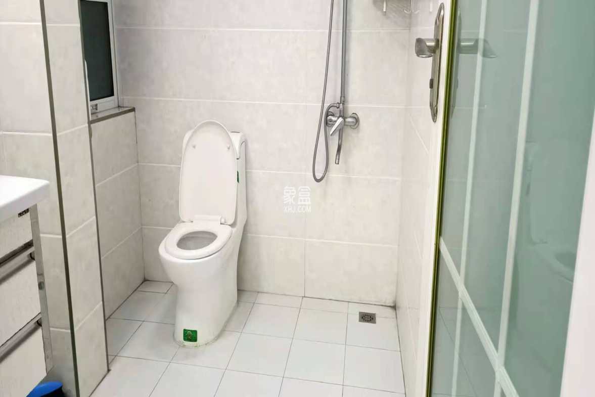 卧龙港 3室2厅2卫 62.8万 卧龙港 3室2厅2卫 62.8万客厅