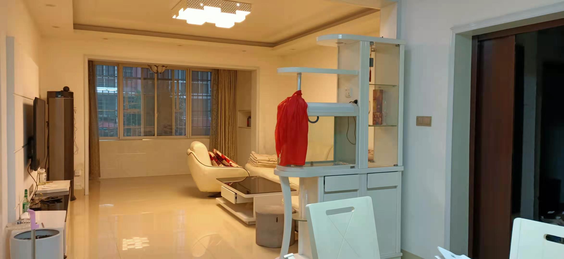 卧龙港 3室2厅2卫 62.8万 卧龙港 3室2厅2卫 62.8万客厅