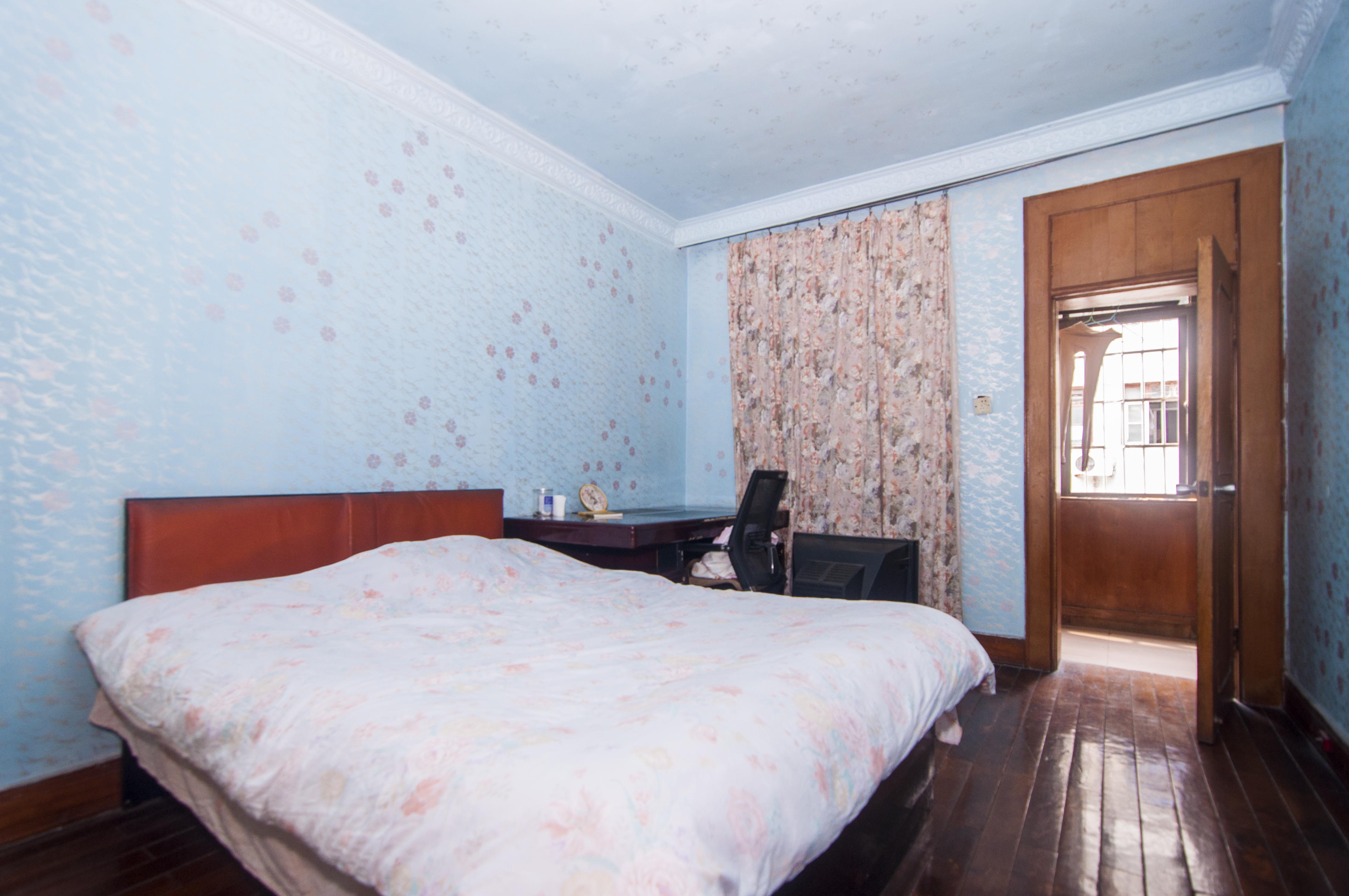 下碧湘街小区宿舍 2室1厅 57.80万主卧