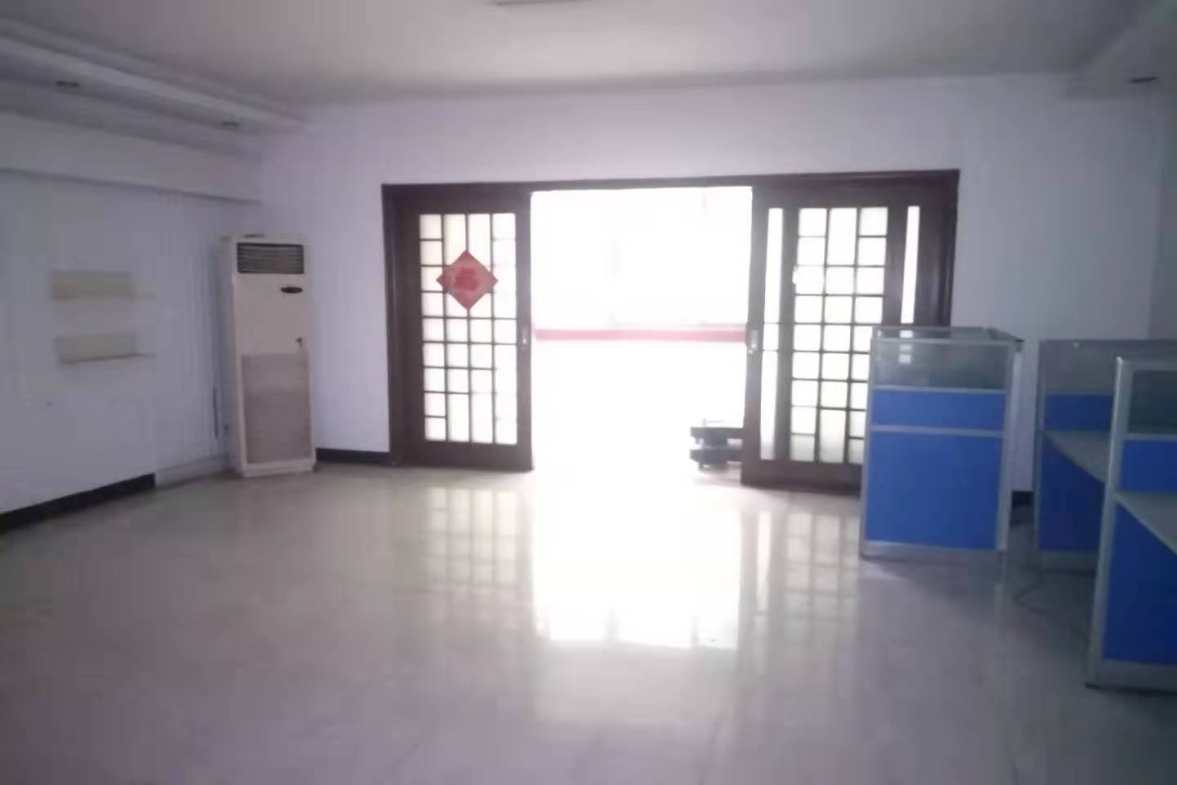 市委家属南院 5室2厅2卫 3300.0元/月 市委家属南院 5室2厅2卫 3300.0元/月户型图