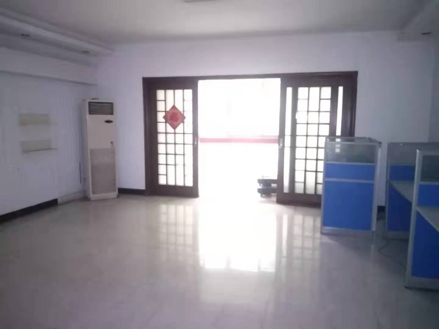 市委家属南院 5室2厅2卫 3300.0元/月 市委家属南院 5室2厅2卫 3300.0元/月室内图